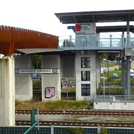 Villa, 25, Ez לברקוסן