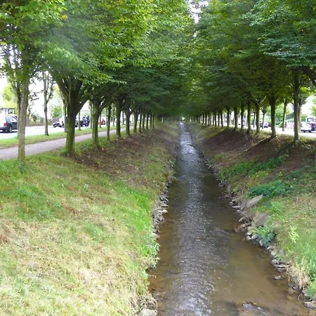 Villa, 25, Ez לברקוסן