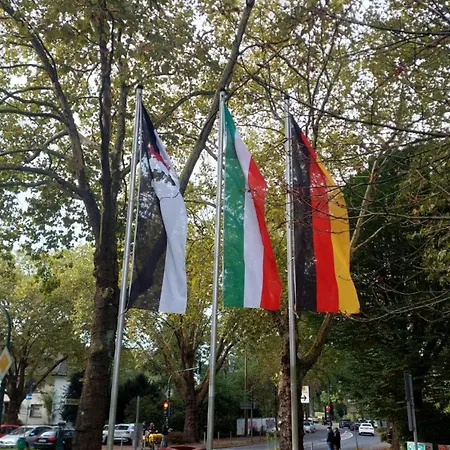 Villa, 25, Ez * לברקוסן