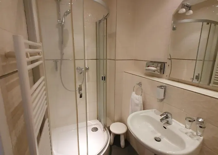 Villa, 25, Ez Appartement Leverkusen